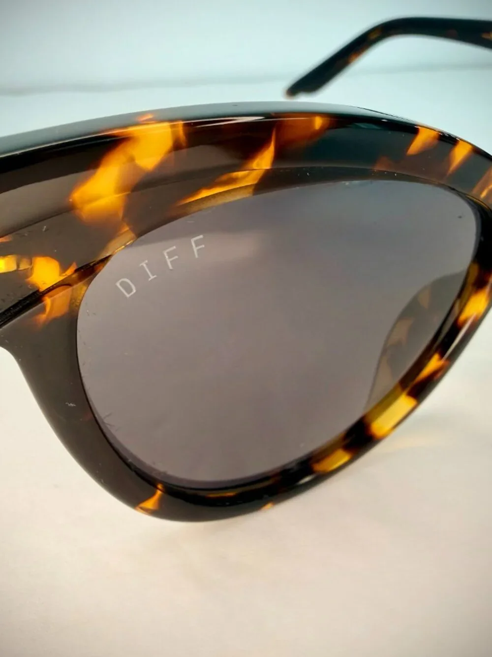 DIFF x Marilyn Monroe | Tortoise Cat Eye Sunglasses + Case Cloth